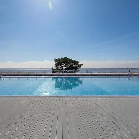 Apartment Pearl Seaside - Prywatne Zejscie Na Plaze, Basen Zewnetrzny, Fitness, Bawialnia Dla Dzieci, Konsole Playstation 5, Prywatny Parking W Hali Garazowej Rogowo (Gryfice)